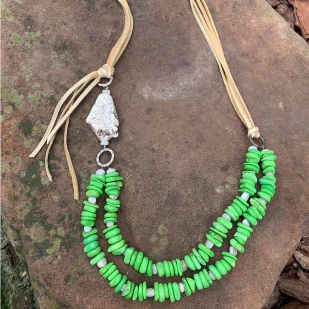 Beautiful handcrafted Howlite and leather necklace